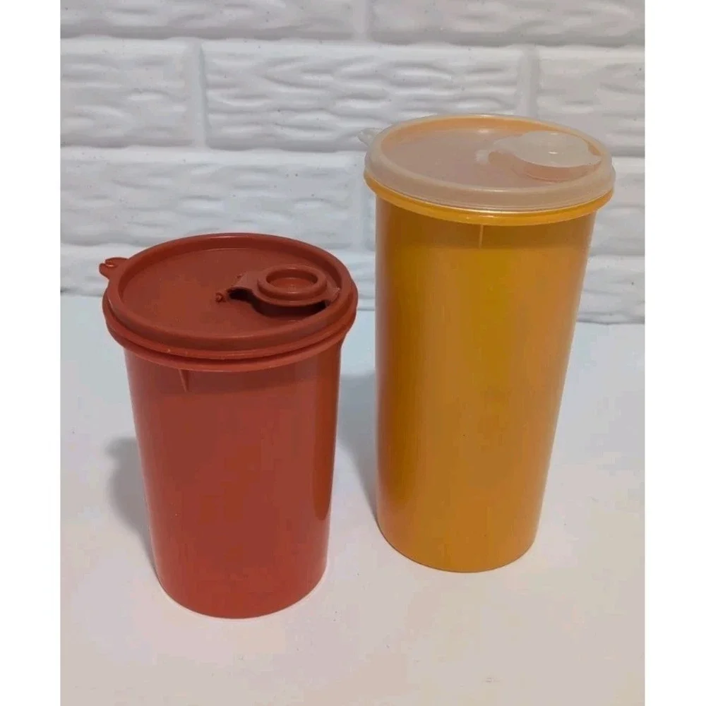 Vintage Set Of 2 Tupperware Beverage Containers Yellow 261 & Orange 321 Spout